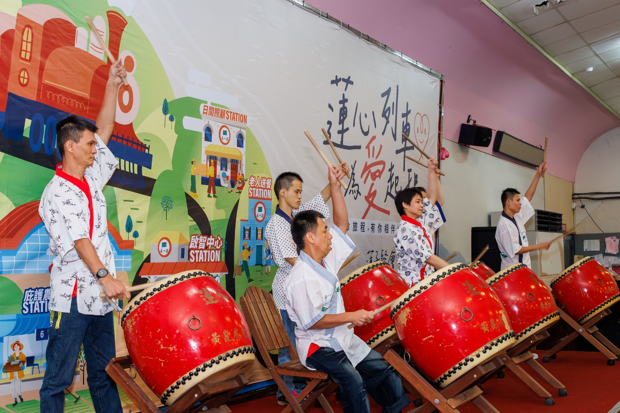 【yahoo新聞】蓮心園基金會募款餐會桌次破記錄 眾人攜手支持照顧憨慢孩子(標題圖檔)