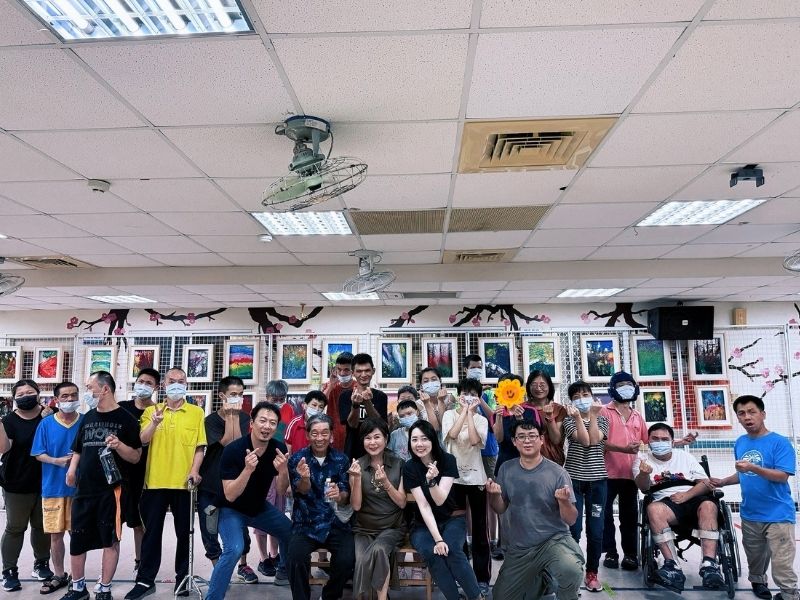 玩畫學笑・用創意開出笑顏(標題圖檔)